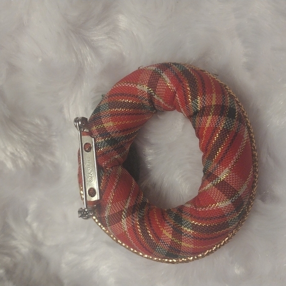 𝅺1984 Vintage Avon wreath brooch super cute Christmas vibes 2" - Picture 5 of 6